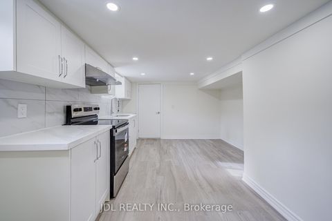 Photo 23 at 138 Wesley Street W, Queensway, Toronto