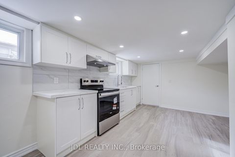 Photo 24 at 138 Wesley Street W, Queensway, Toronto