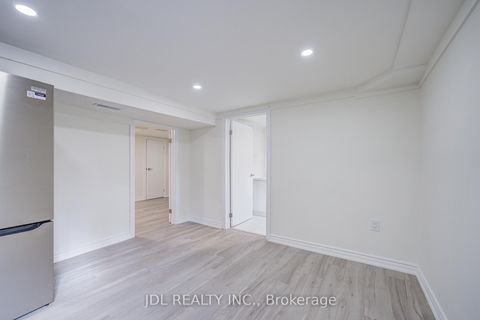 Photo 27 at 138 Wesley Street W, Queensway, Toronto