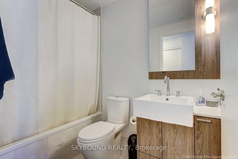 Photo 10 at 2704 - 88 Blue Jays Way, Waterfront Communities C1, Toronto