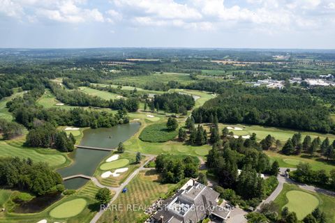 Photo 3 at 40 Country Club Drive, Rural King, King