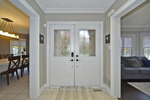 Photo 4 at 48 Pottery Place, East Woodbridge, Vaughan