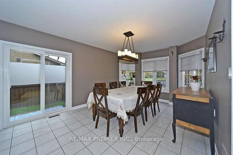 Photo 7 at 48 Pottery Place, East Woodbridge, Vaughan