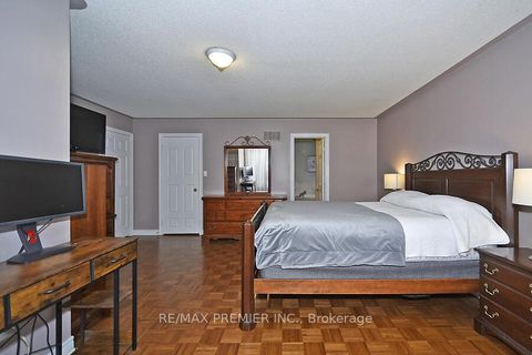 Photo 24 at 48 Pottery Place, East Woodbridge, Vaughan