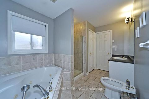 Photo 27 at 48 Pottery Place, East Woodbridge, Vaughan