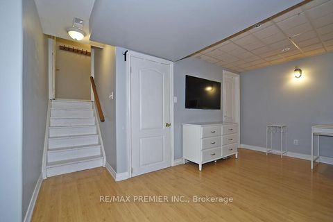 Photo 31 at 48 Pottery Place, East Woodbridge, Vaughan