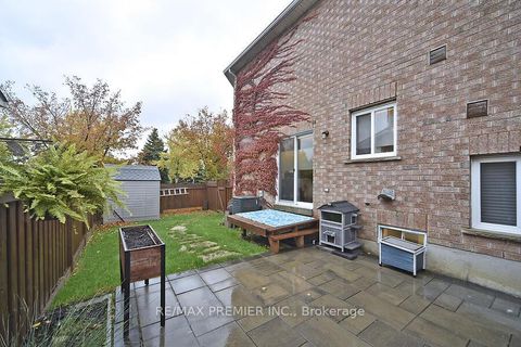 Photo 42 at 48 Pottery Place, East Woodbridge, Vaughan