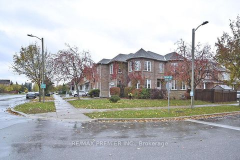 Photo 43 at 48 Pottery Place, East Woodbridge, Vaughan