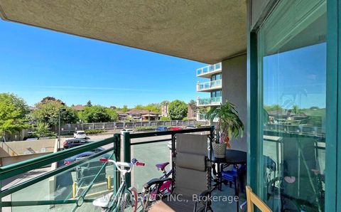 Photo 27 at 210 - 920 Sheppard Avenue W, Bathurst Manor, Toronto