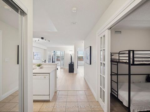 Photo 3 at 565 - 123 Omni Drive, Bendale, Toronto