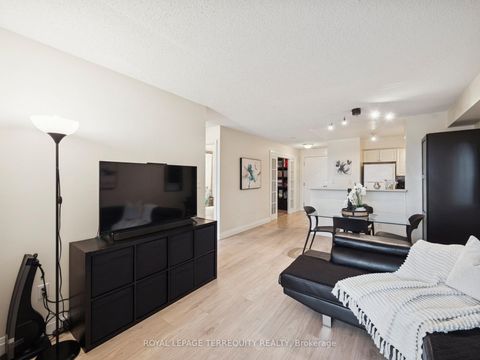 Photo 8 at 565 - 123 Omni Drive, Bendale, Toronto