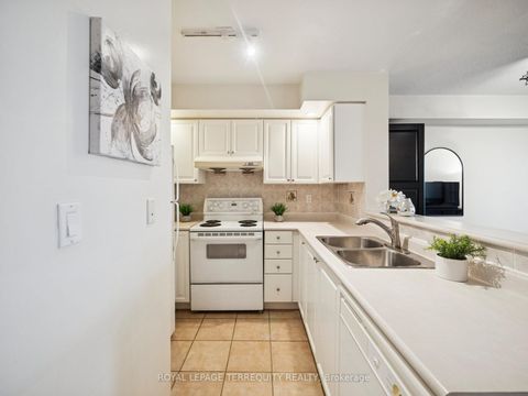 Photo 12 at 565 - 123 Omni Drive, Bendale, Toronto