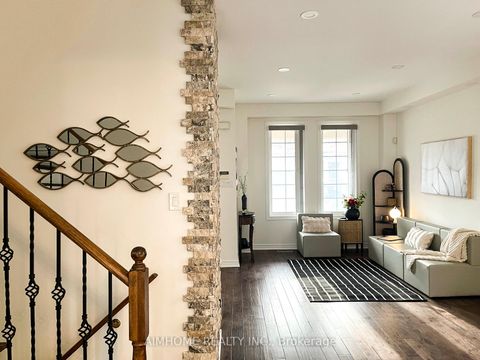 Photo 4 at 101 Grand Oak Drive, Oak Ridges, Richmond Hill