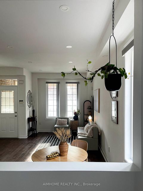 Photo 9 at 101 Grand Oak Drive, Oak Ridges, Richmond Hill