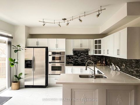 Photo 12 at 101 Grand Oak Drive, Oak Ridges, Richmond Hill