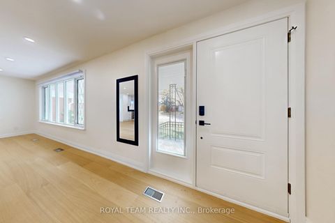 Photo 4 at 37 Markland Drive, Markland Wood, Toronto