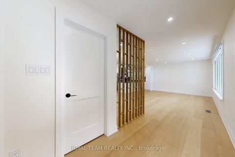 Photo 5 at 37 Markland Drive, Markland Wood, Toronto