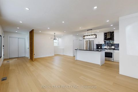 Photo 8 at 37 Markland Drive, Markland Wood, Toronto