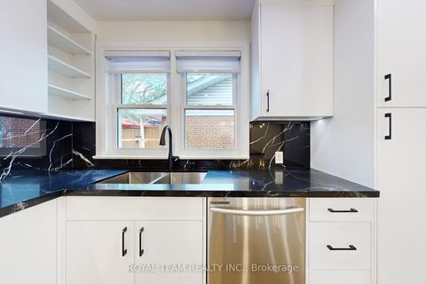 Photo 12 at 37 Markland Drive, Markland Wood, Toronto