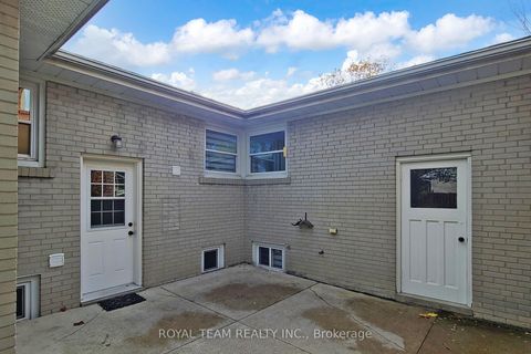 Photo 46 at 37 Markland Drive, Markland Wood, Toronto