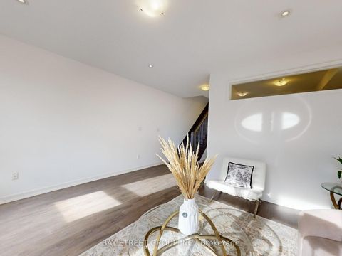 Photo 5 at 219 Huguenot Road, GO Glenorchy, Oakville