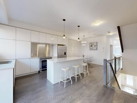 Photo 8 at 219 Huguenot Road, GO Glenorchy, Oakville