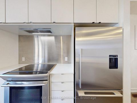 Photo 10 at 219 Huguenot Road, GO Glenorchy, Oakville