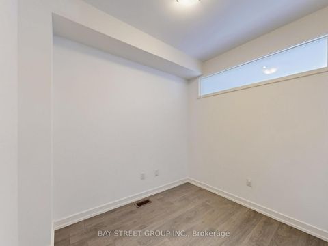 Photo 14 at 219 Huguenot Road, GO Glenorchy, Oakville