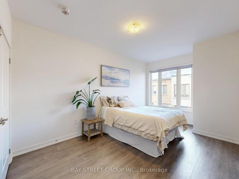 Photo 17 at 219 Huguenot Road, GO Glenorchy, Oakville