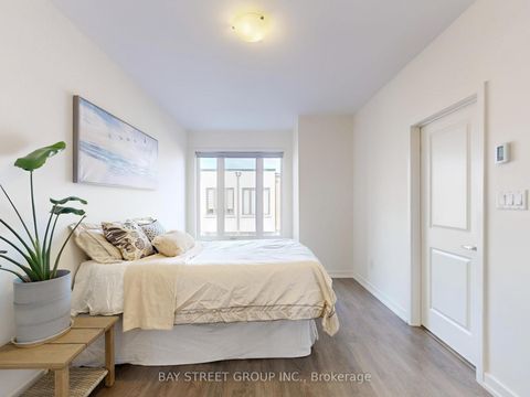 Photo 18 at 219 Huguenot Road, GO Glenorchy, Oakville