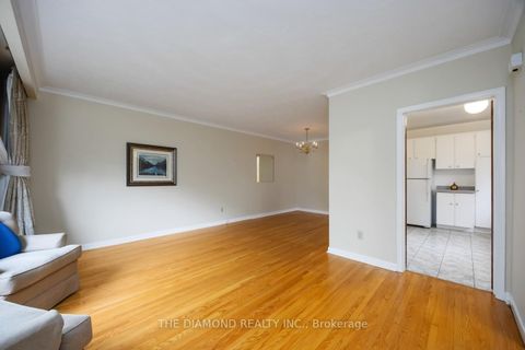 Photo 6 at 265 Woodsworth Road, Windfields, Toronto