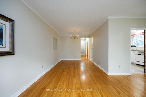 Photo 7 at 265 Woodsworth Road, Windfields, Toronto