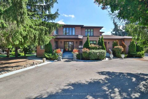 Photo 1 at 160 Millwood Parkway, Vellore Village, Vaughan