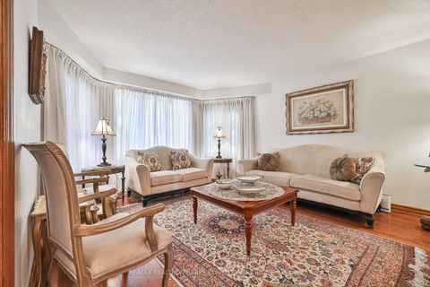 Photo 11 at 160 Millwood Parkway, Vellore Village, Vaughan