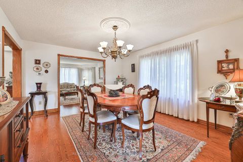 Photo 15 at 160 Millwood Parkway, Vellore Village, Vaughan