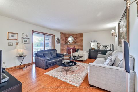 Photo 16 at 160 Millwood Parkway, Vellore Village, Vaughan