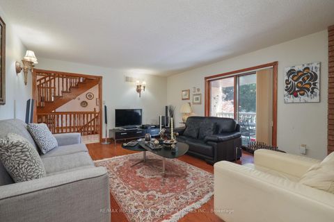 Photo 17 at 160 Millwood Parkway, Vellore Village, Vaughan