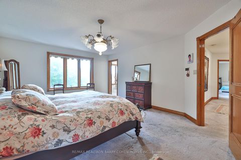 Photo 32 at 160 Millwood Parkway, Vellore Village, Vaughan