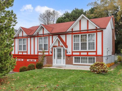 Photo 1 at 14 Chalet Road, Pleasant View, Toronto