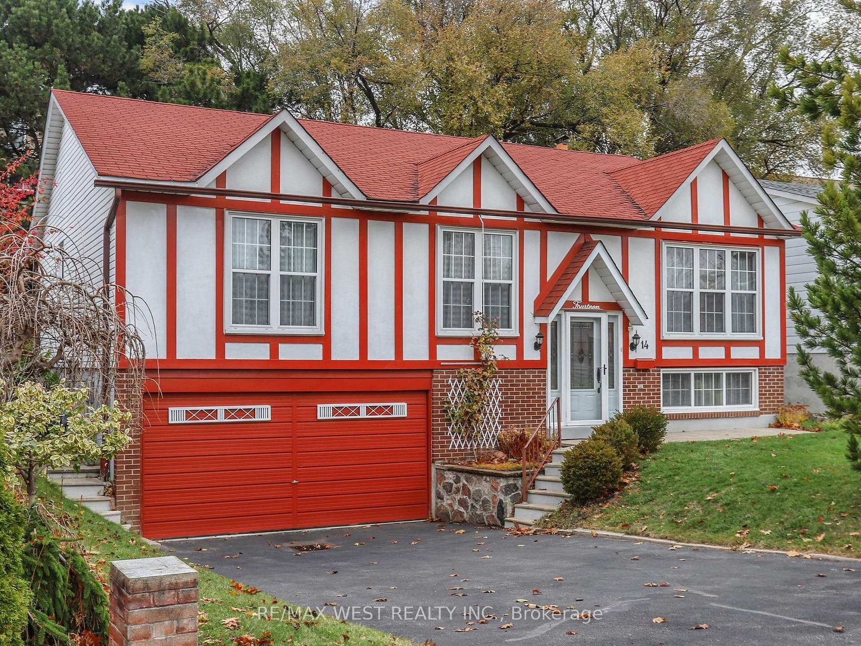 14 Chalet Road, Pleasant View, Toronto 