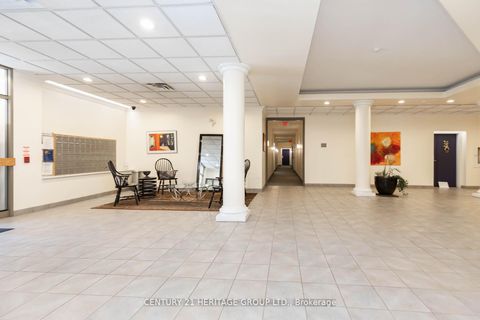 Photo 17 at 303 - 211 Randolph Road, Leaside, Toronto