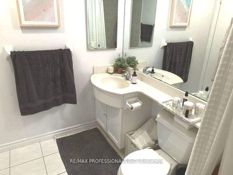 Photo 10 at 1028 - 600 Queens Quay, Waterfront Communities C1, Toronto