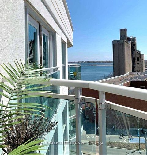 Photo 12 at 1028 - 600 Queens Quay, Waterfront Communities C1, Toronto