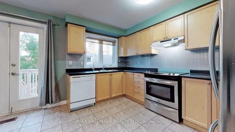 Photo 3 at 29 Tollgate Mews, Scarborough Village, Toronto