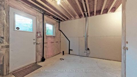 Photo 13 at 29 Tollgate Mews, Scarborough Village, Toronto
