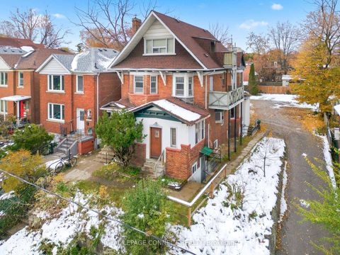 Photo 2 at 115 Parkside Drive, Swansea, Toronto