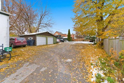 Photo 6 at 115 Parkside Drive, Swansea, Toronto