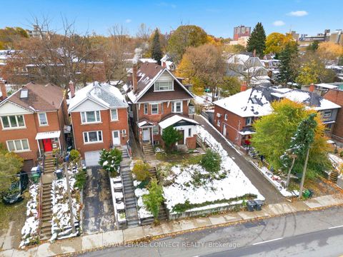 Photo 10 at 115 Parkside Drive, Swansea, Toronto