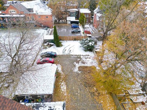 Photo 13 at 115 Parkside Drive, Swansea, Toronto