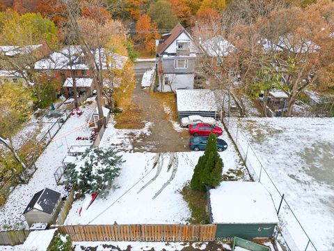 Photo 14 at 115 Parkside Drive, Swansea, Toronto